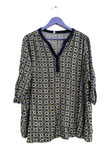 Navy pattern top - Size XL