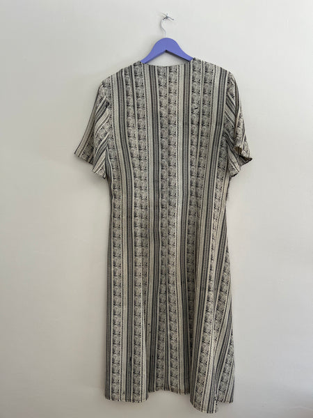 Cream patterned dress - Size 42