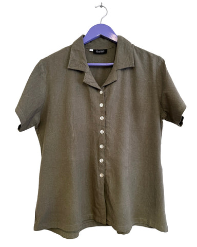 Khaki button top - Size Large